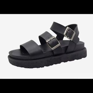 Flat platform sandals 7.5